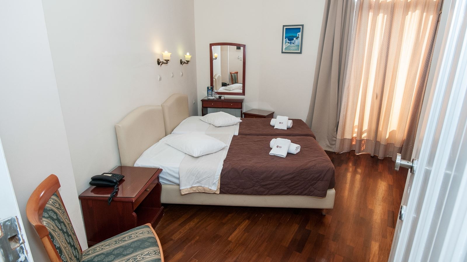 rooms-quadruple-three-beds