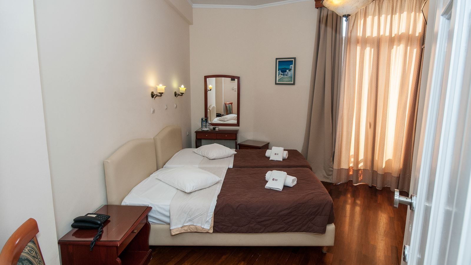 rooms-quadruple-three-beds