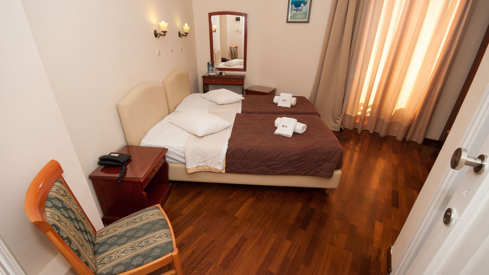 rooms-quadruple-three-beds