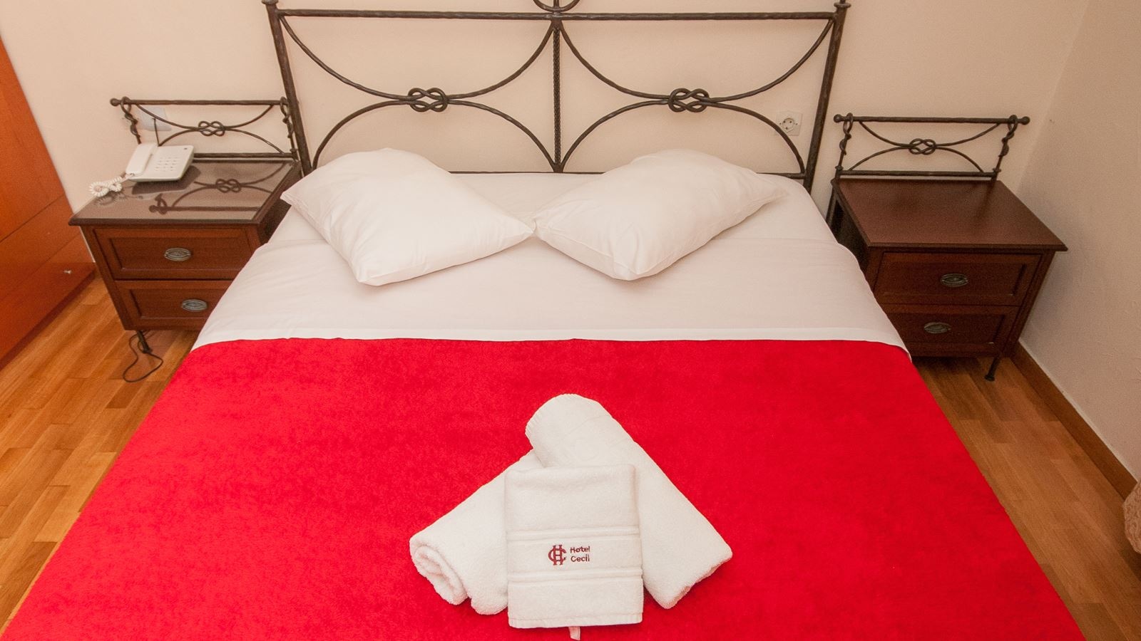 rooms-quadruple-three-beds