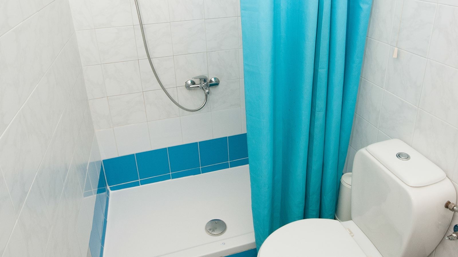 rooms-quadruple-three-beds