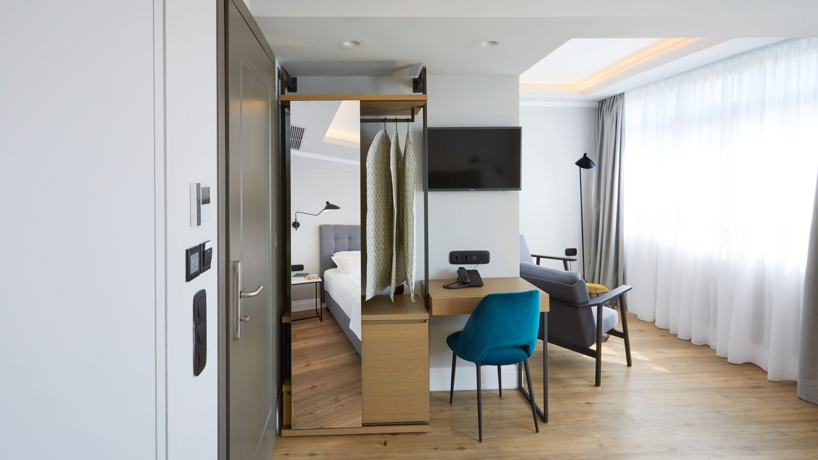 rooms-junior-suite-with-views