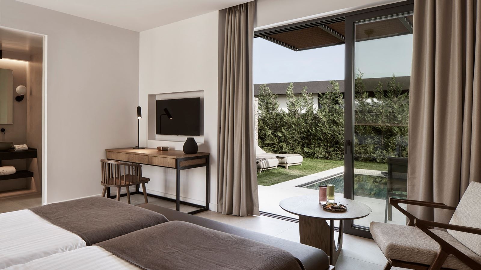 rooms-junior-suite-with-private-pool