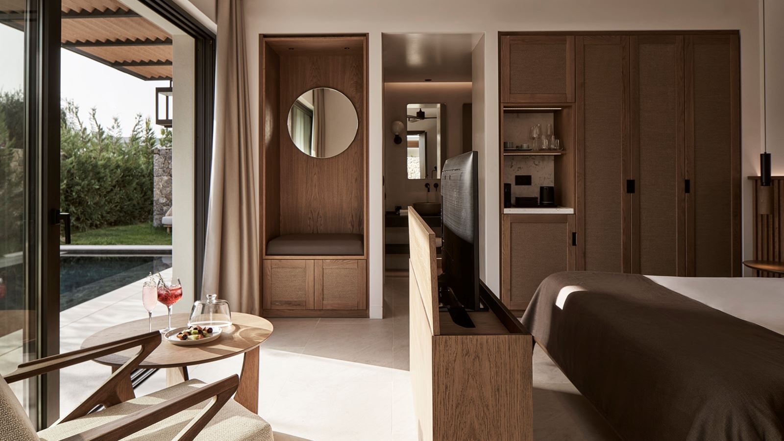 rooms-majestic-suite-with-private-pool