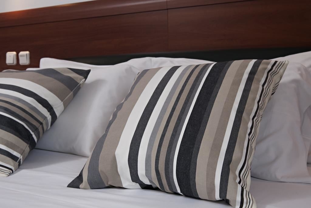 rooms-single-standard