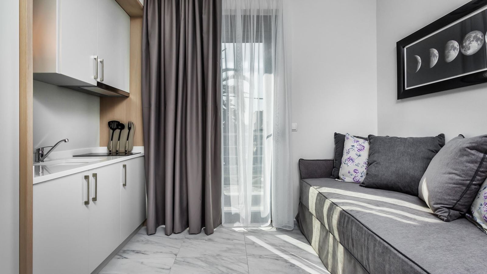 rooms-family-room-deluxe