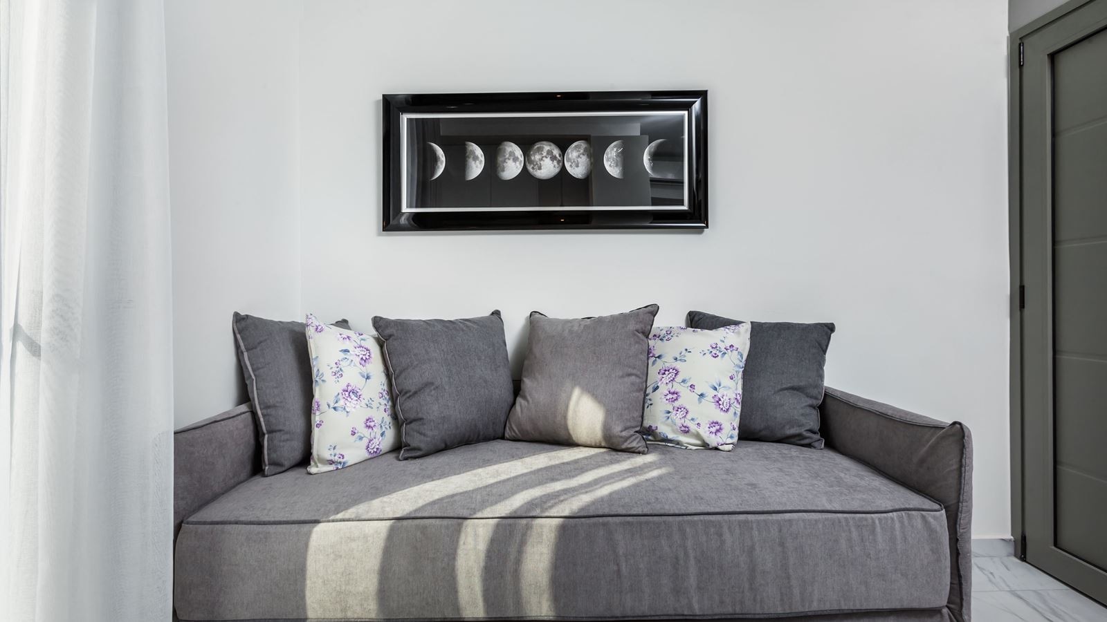 rooms-family-room-deluxe