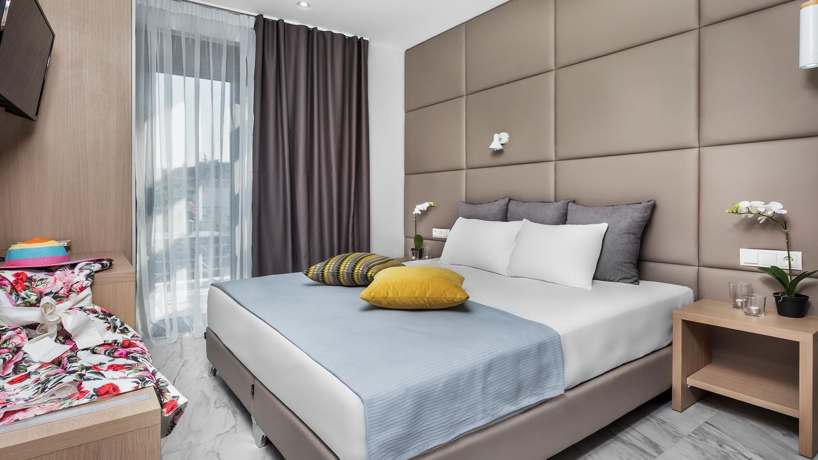 rooms-family-room-deluxe