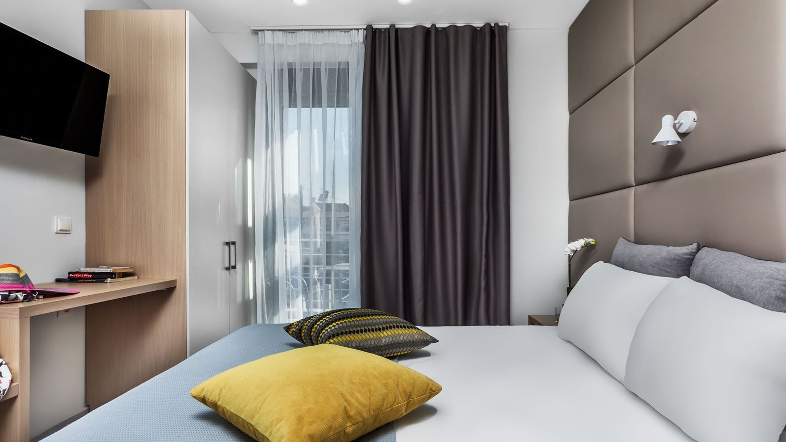 rooms-family-room-deluxe