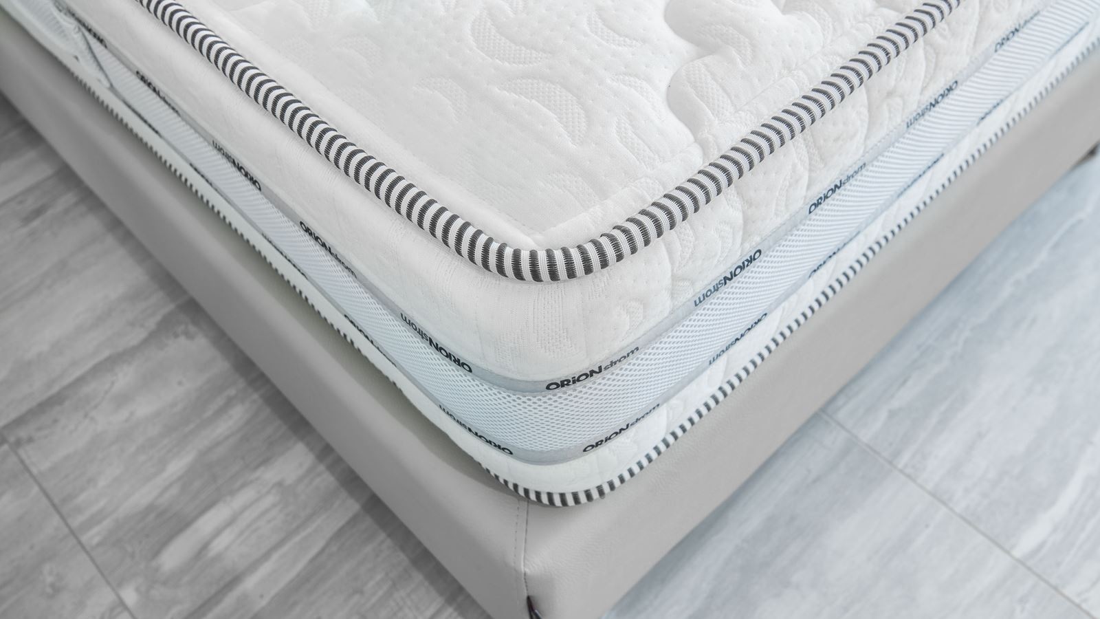 rooms-family-room-deluxe