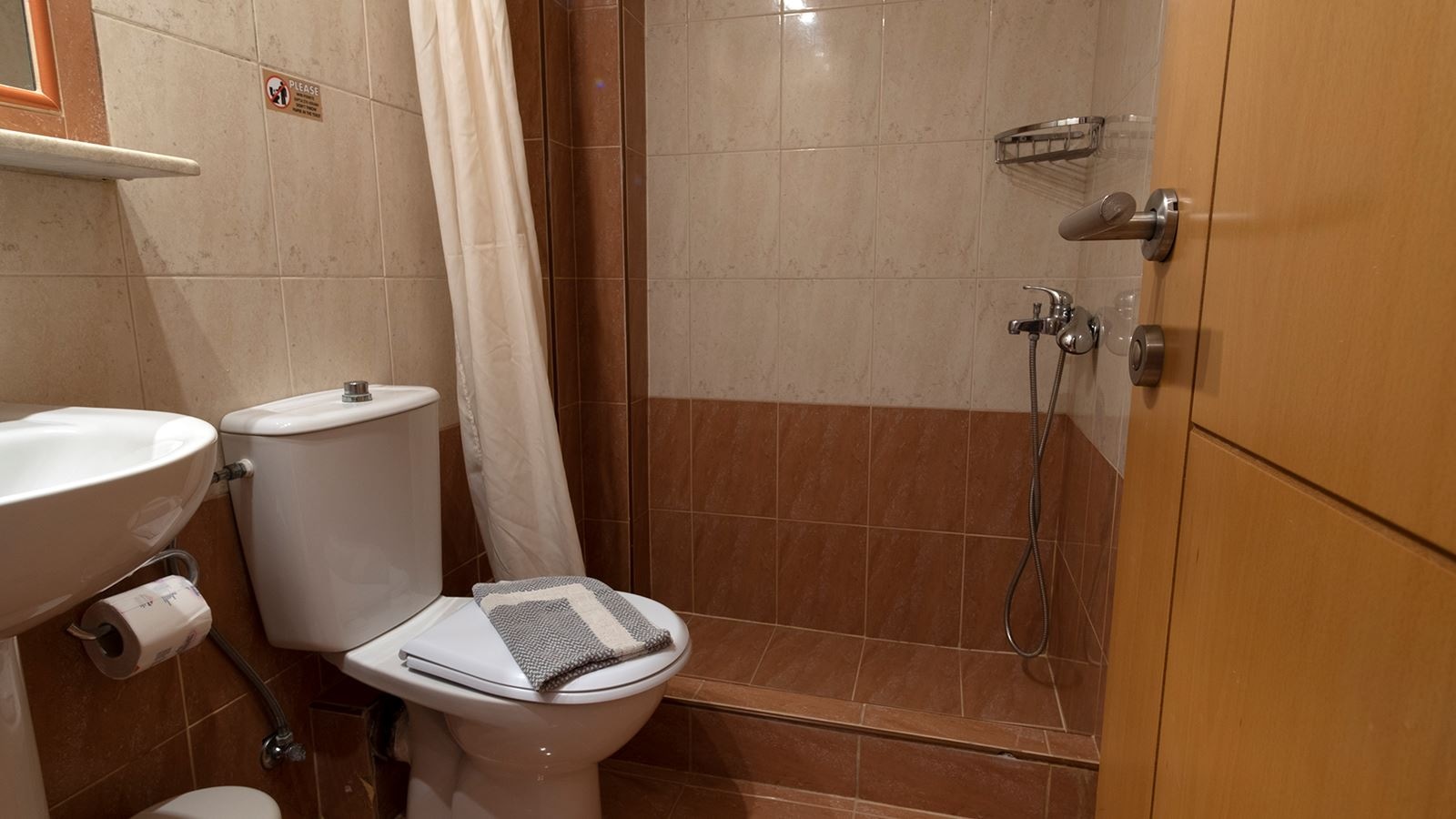 rooms-room-standart-triple