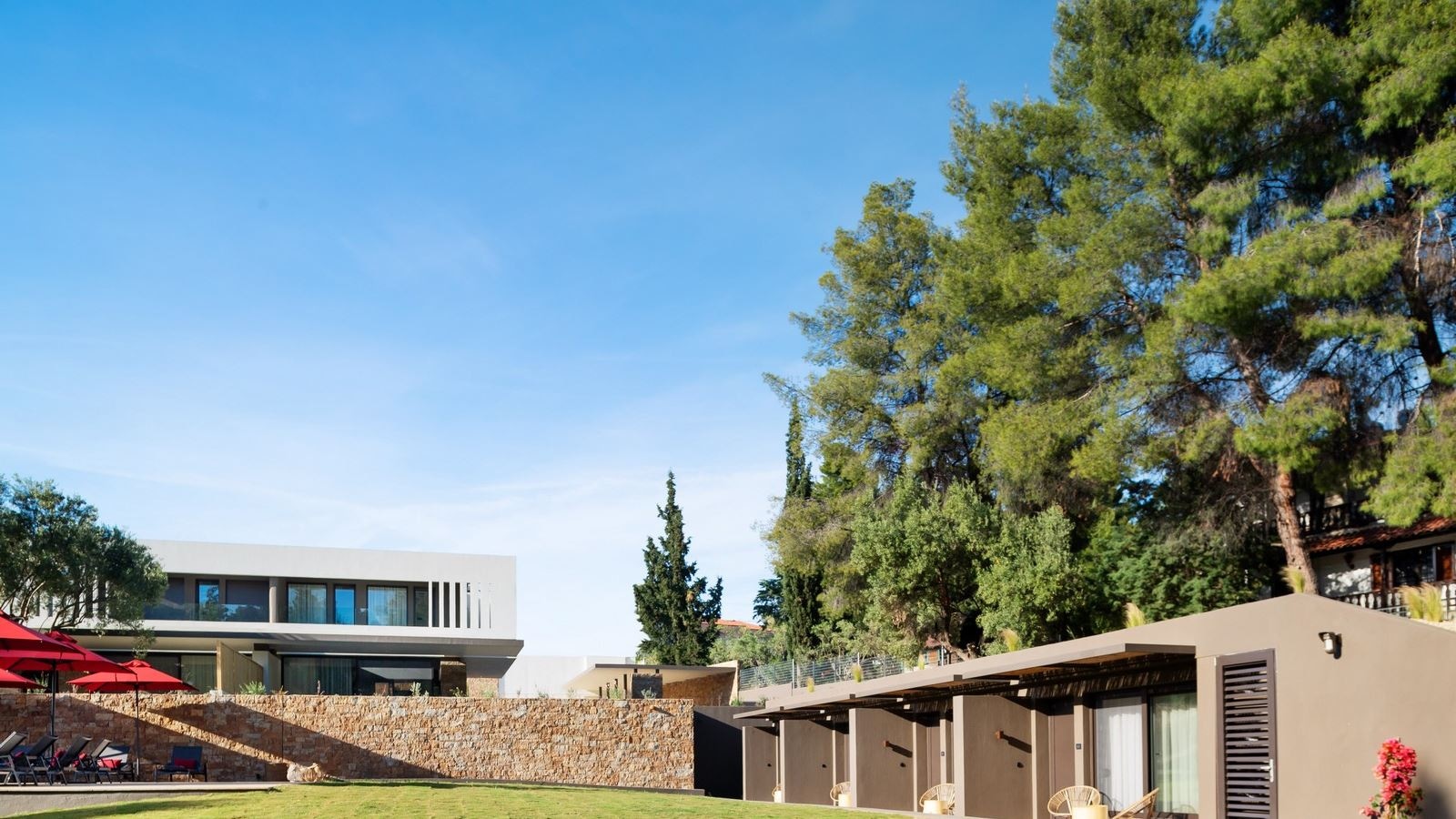 rooms-familysuite-gardenview