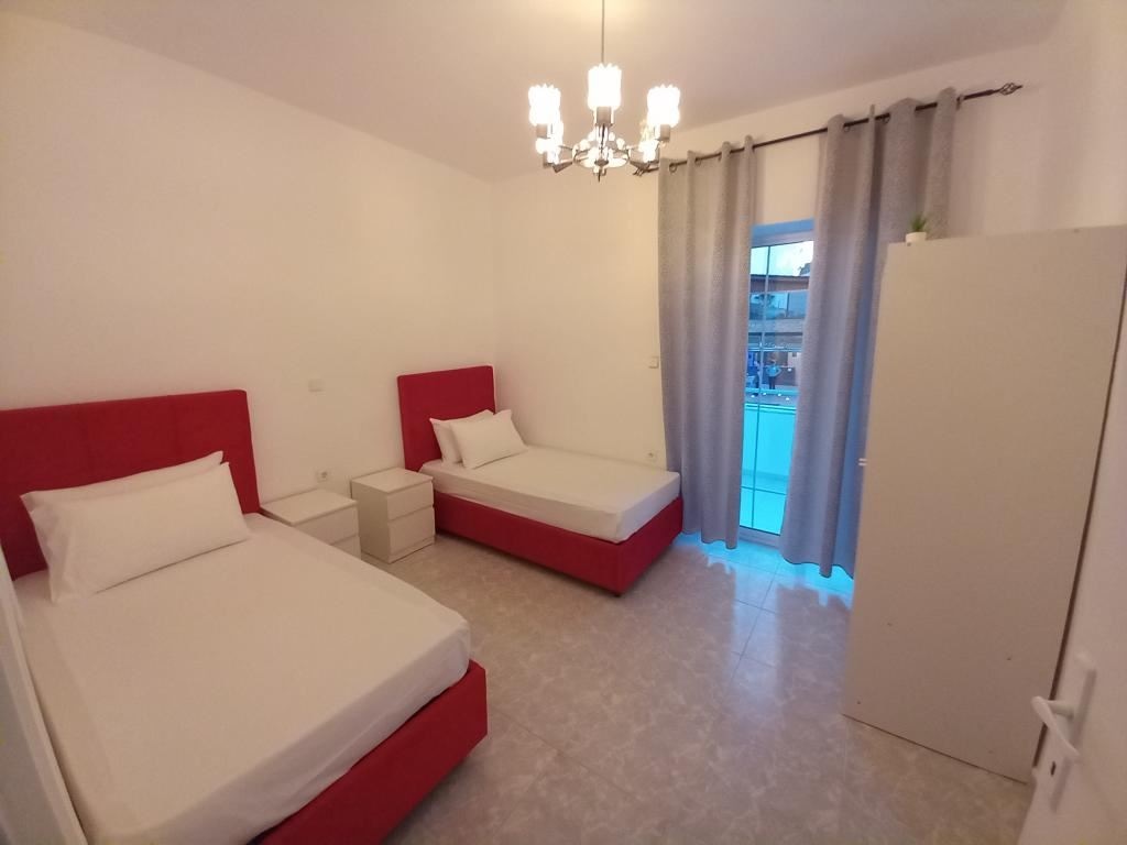 rooms-family-apartment-2-bedrooms-garden-view