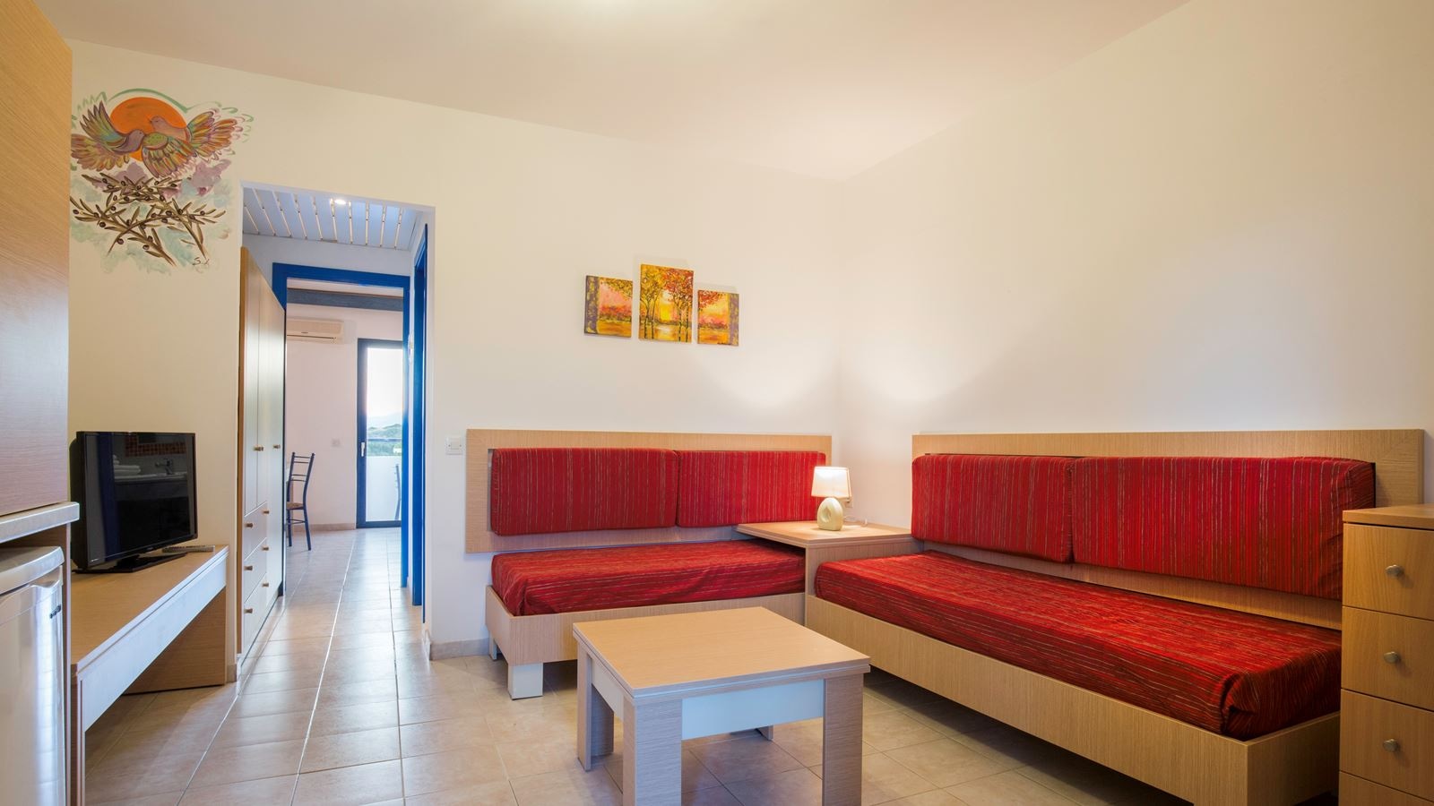 rooms-apartment-1-bedroom-sideseaview-balcony-or-terrace