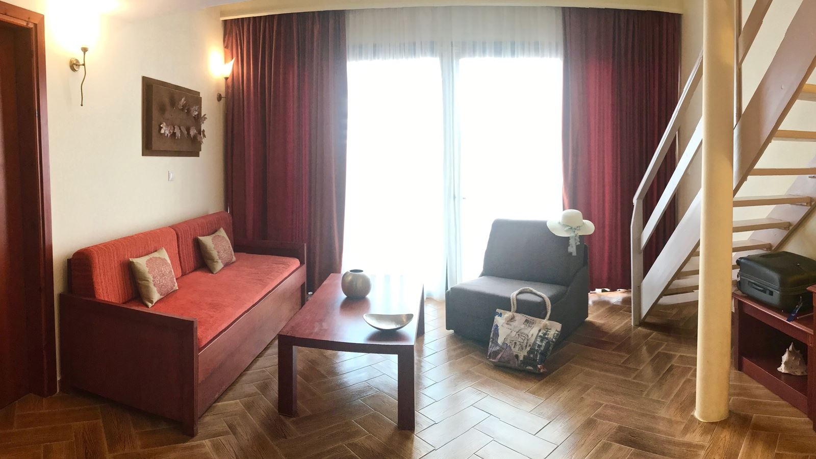 rooms-maisonette-balcony-b