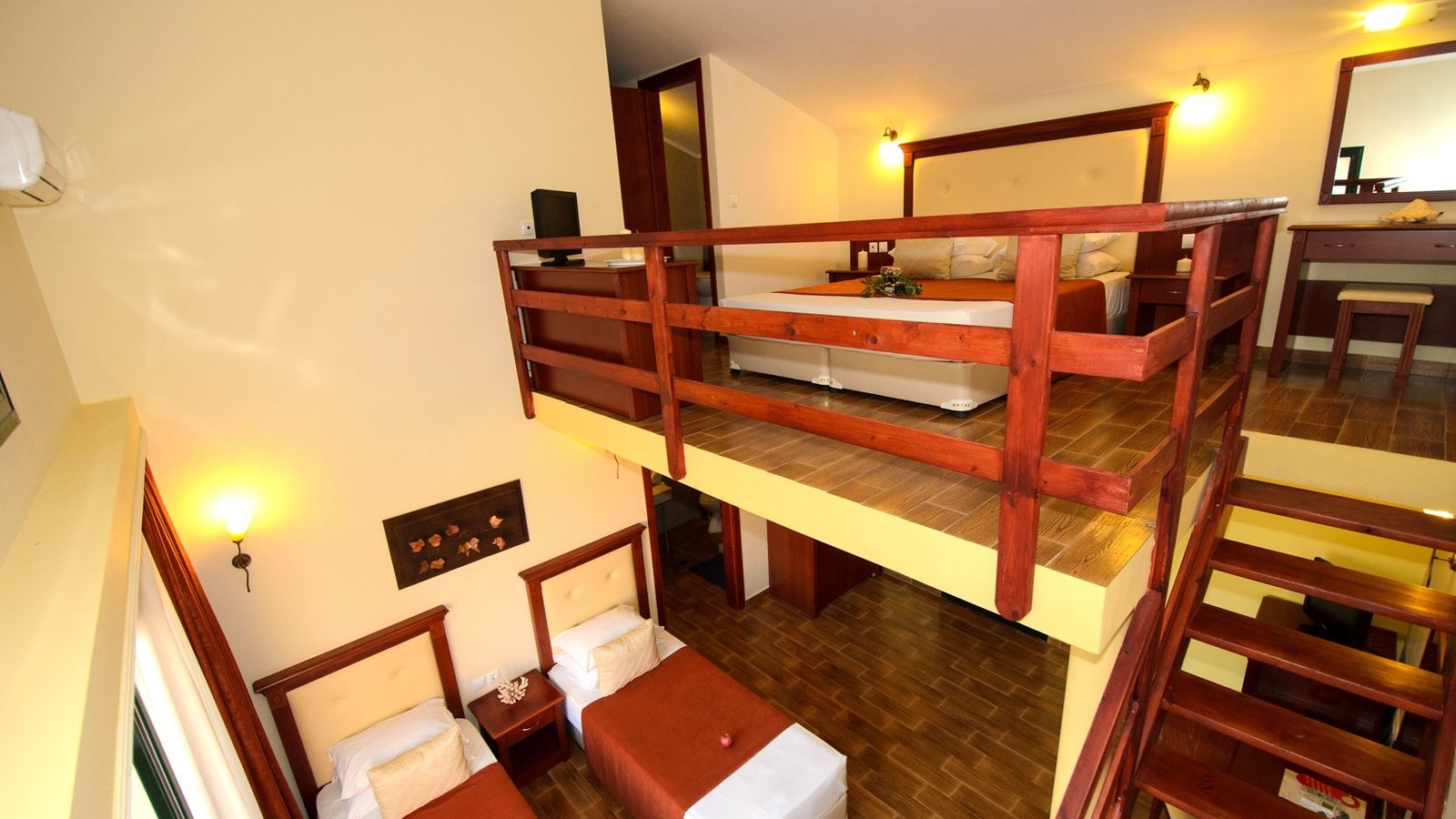 rooms-maisonette-balcony-b