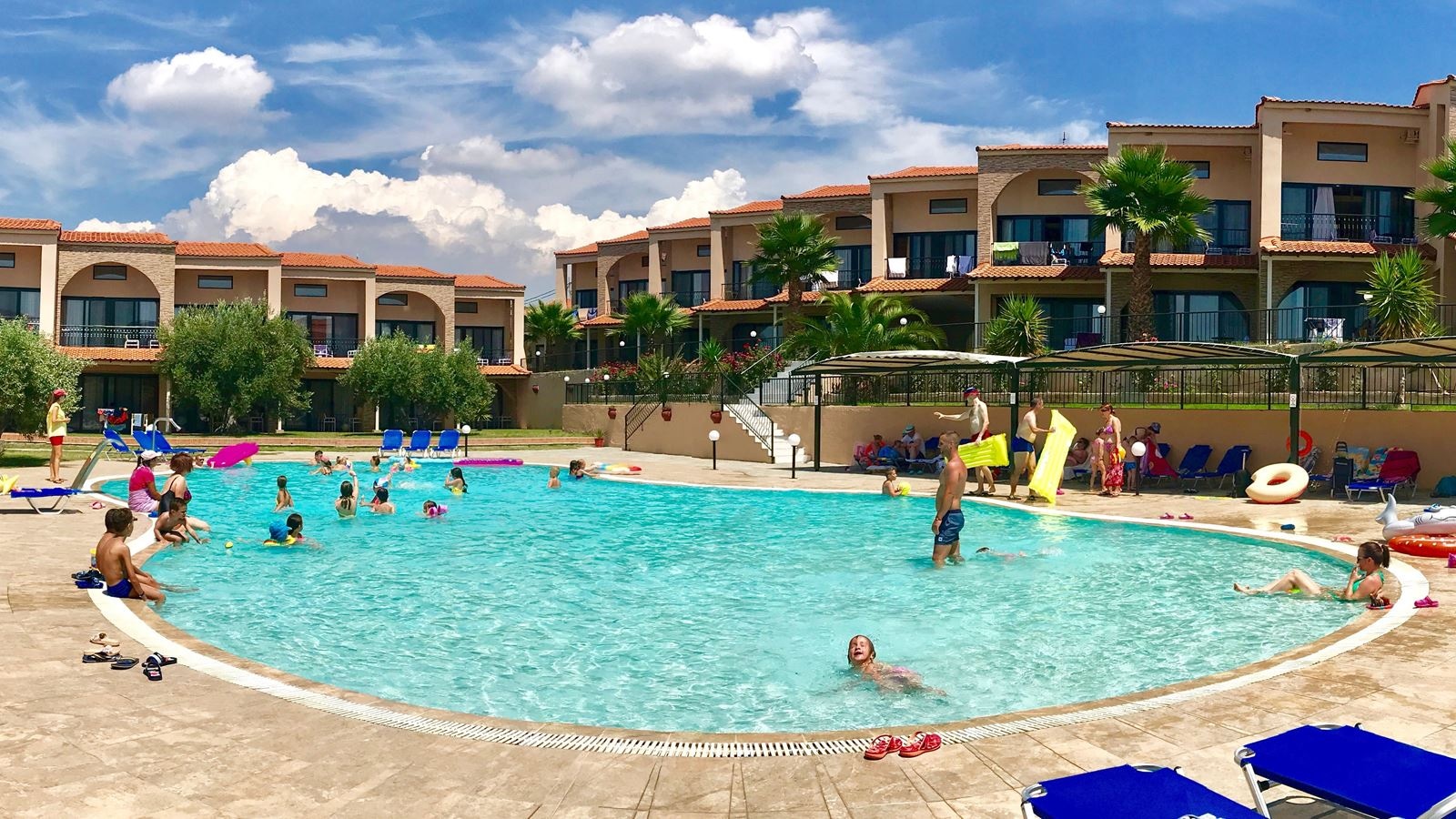 pools-outdoor-childrens-pool