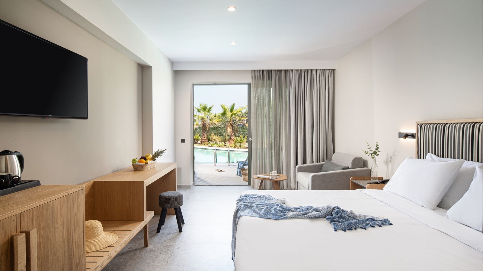 rooms-superior-double-sharing-pool