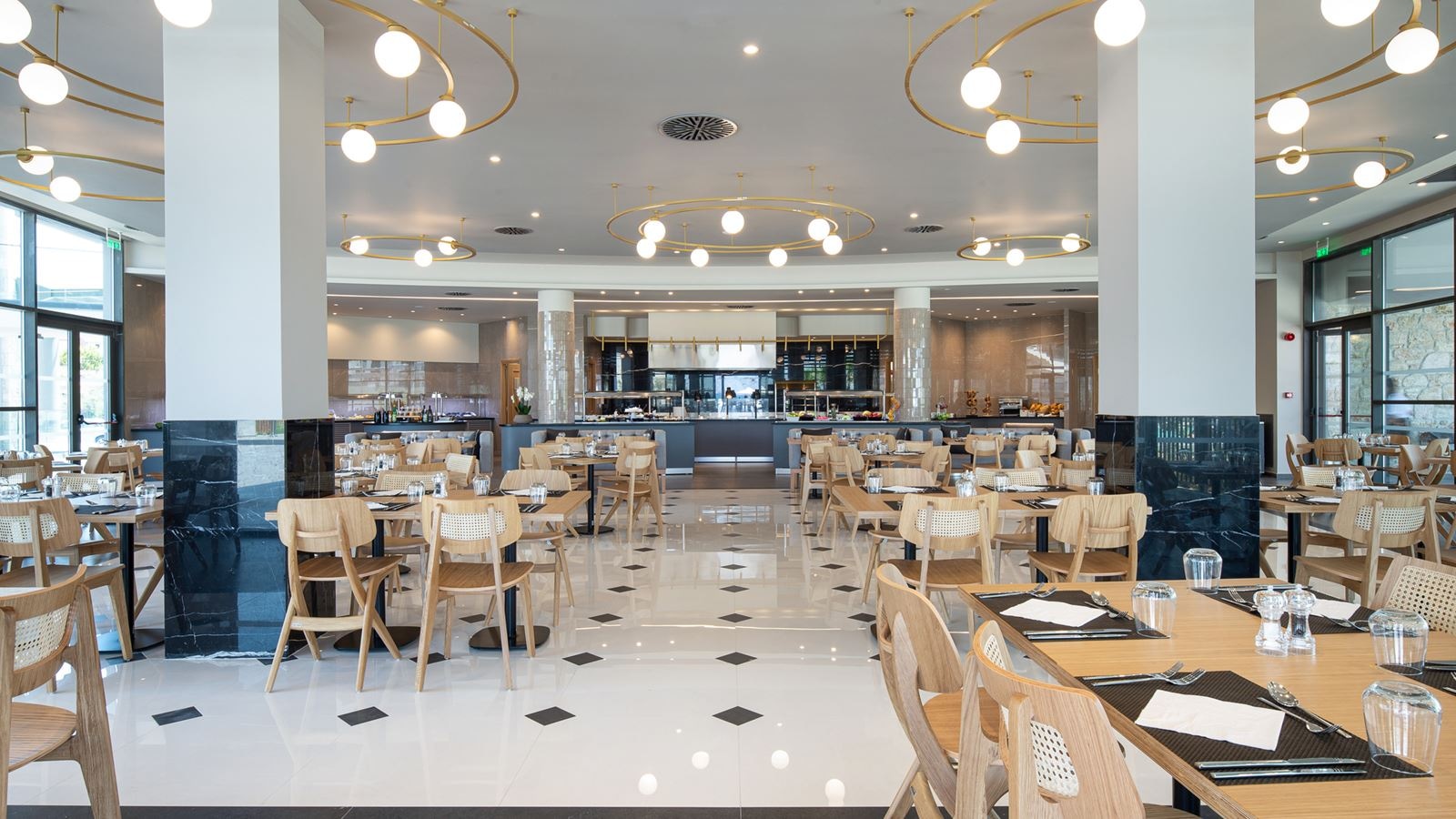 restaurants-alyki-main-restaurant