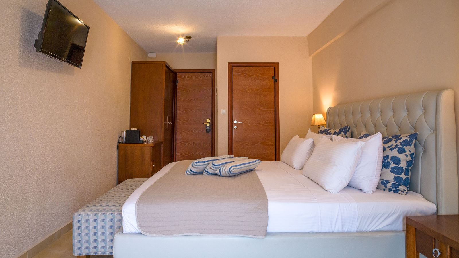 rooms-standard-double-room