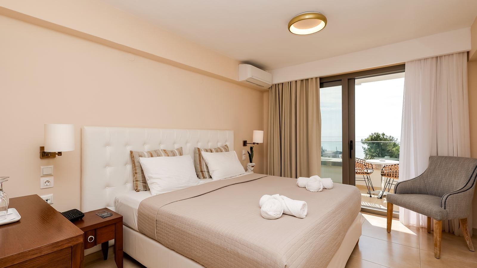 rooms-room-superior-double-partialseaview