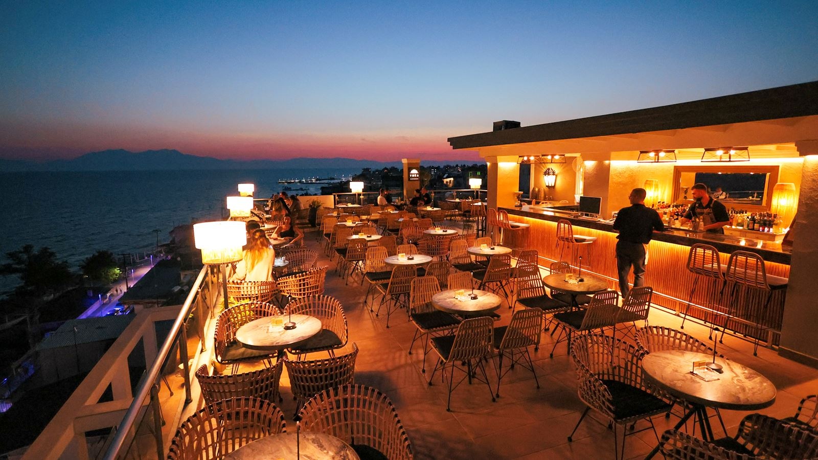 bars-roof-garden-open-bar