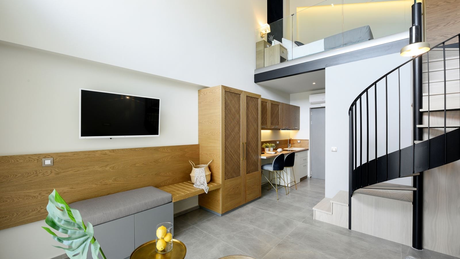 rooms-premier-loft-plus-pool-view