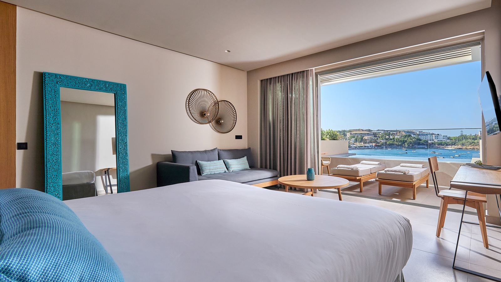 rooms-aquamarine-suite-plunge-pool-sea-view