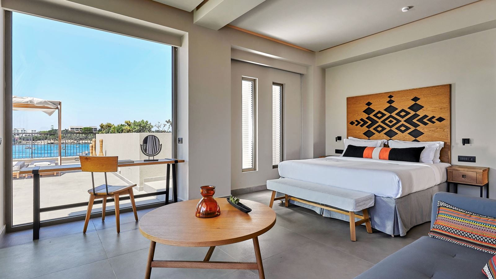 rooms-amber-suite-with-plunge-pool-sea-view