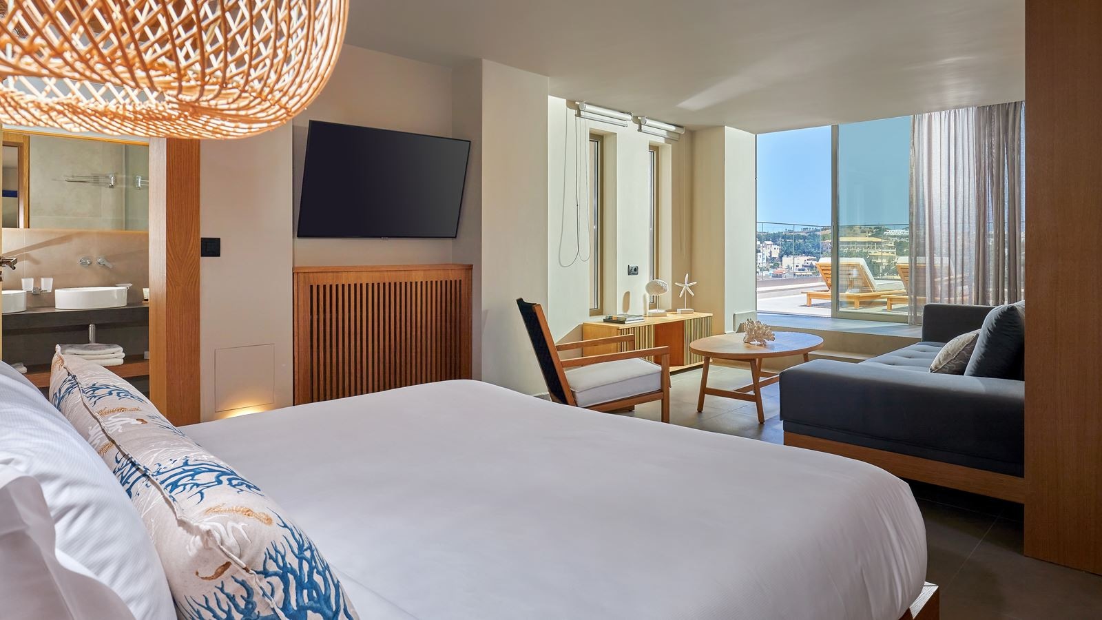 rooms-sapphire-vip-suite-plunge-pool-sea-view