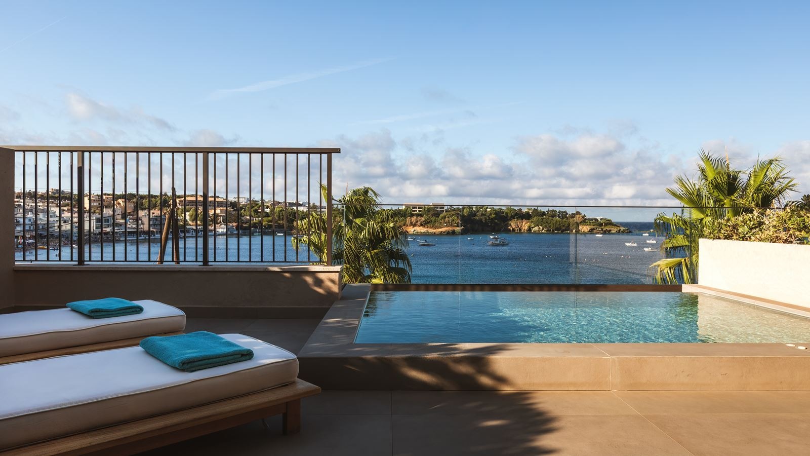 rooms-amber-suite-with-plunge-pool-sea-view