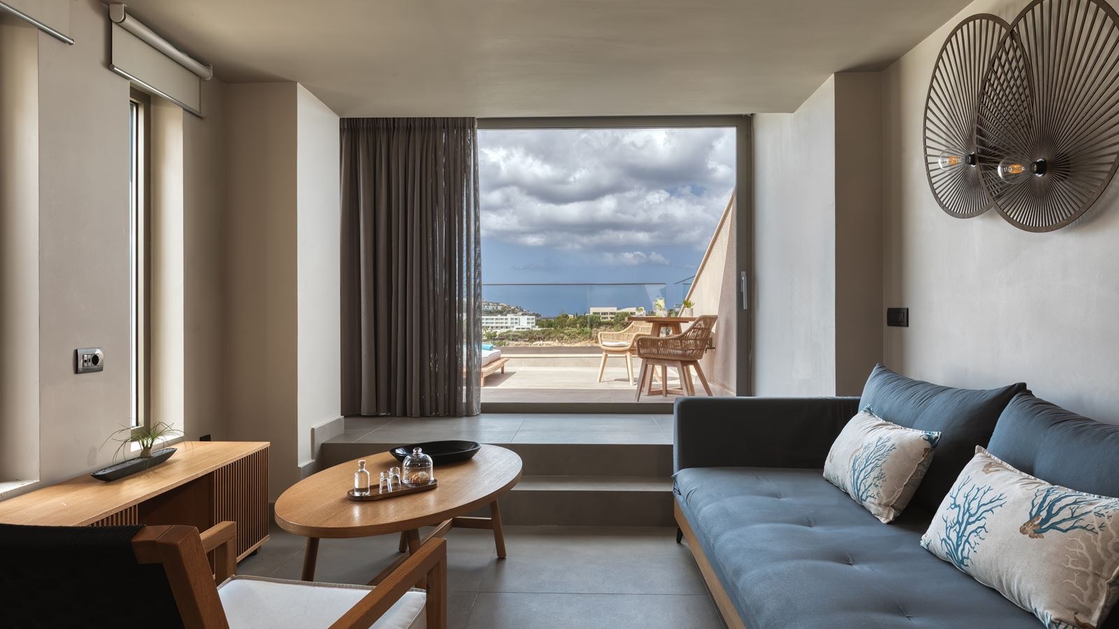 rooms-sapphire-vip-suite-plunge-pool-sea-view