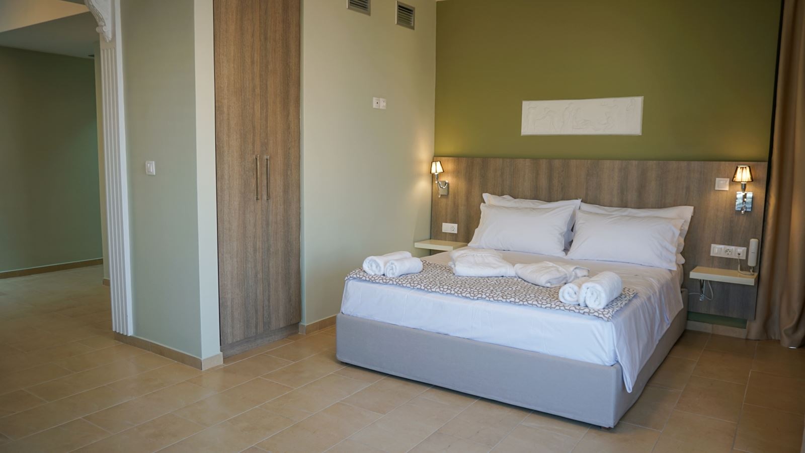 rooms-deluxe-doublepool-view