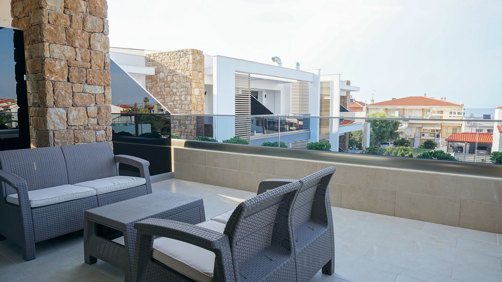 rooms-deluxe-doublepool-view