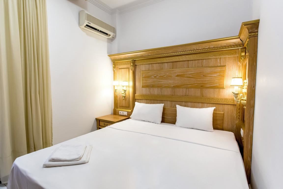 rooms-double-room-with-side-sea-view