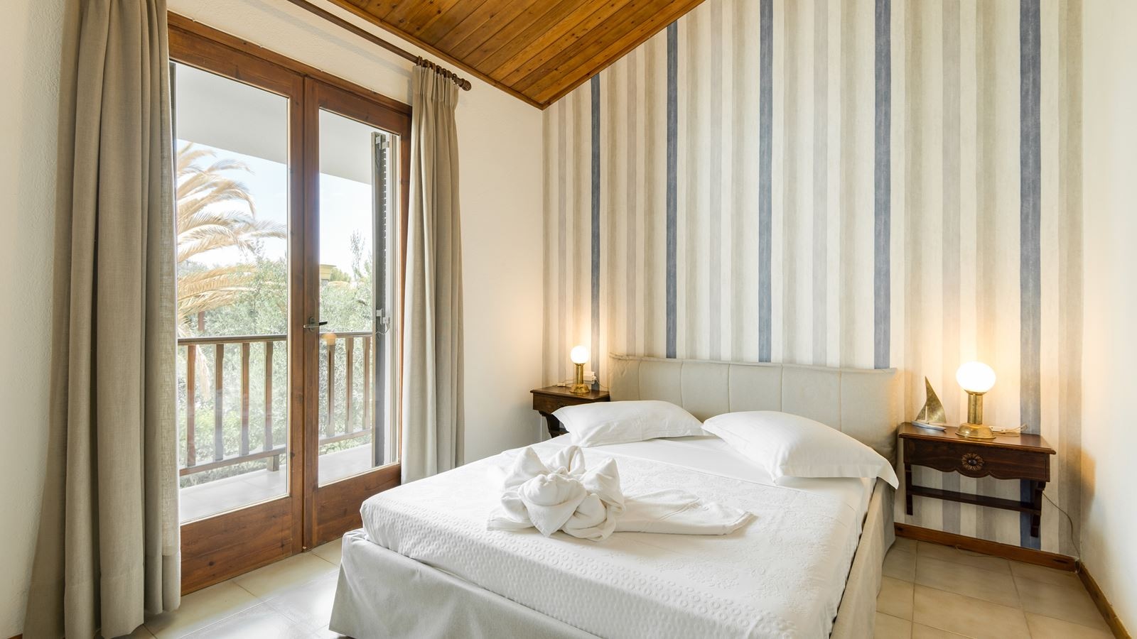 rooms-seaside-junior-summer-house