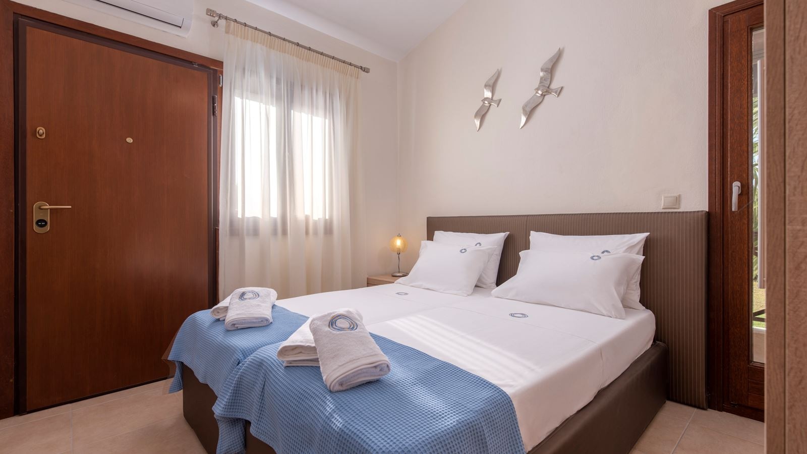 rooms-elegant-villa-sea-view