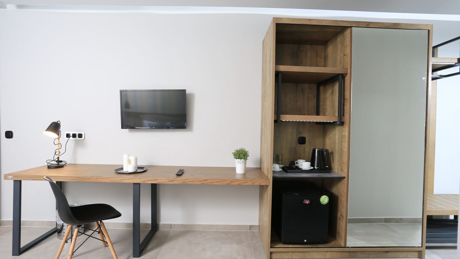 rooms-executive-room-with-garden-view