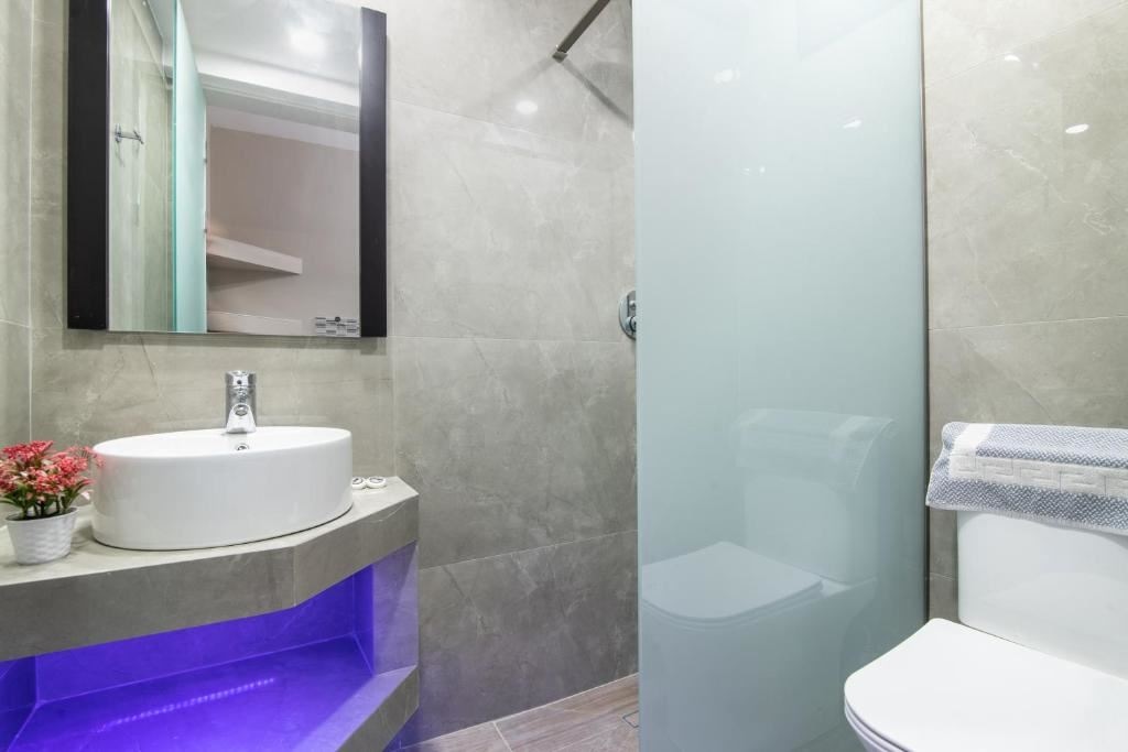 rooms-quadruple-room