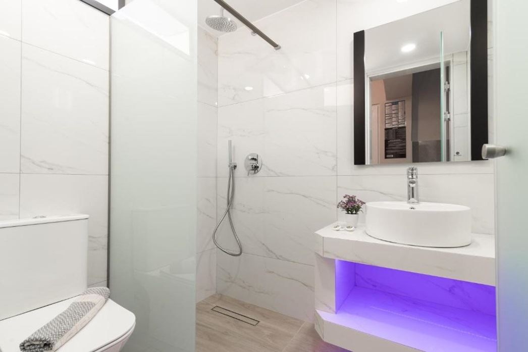 rooms-quadruple-room