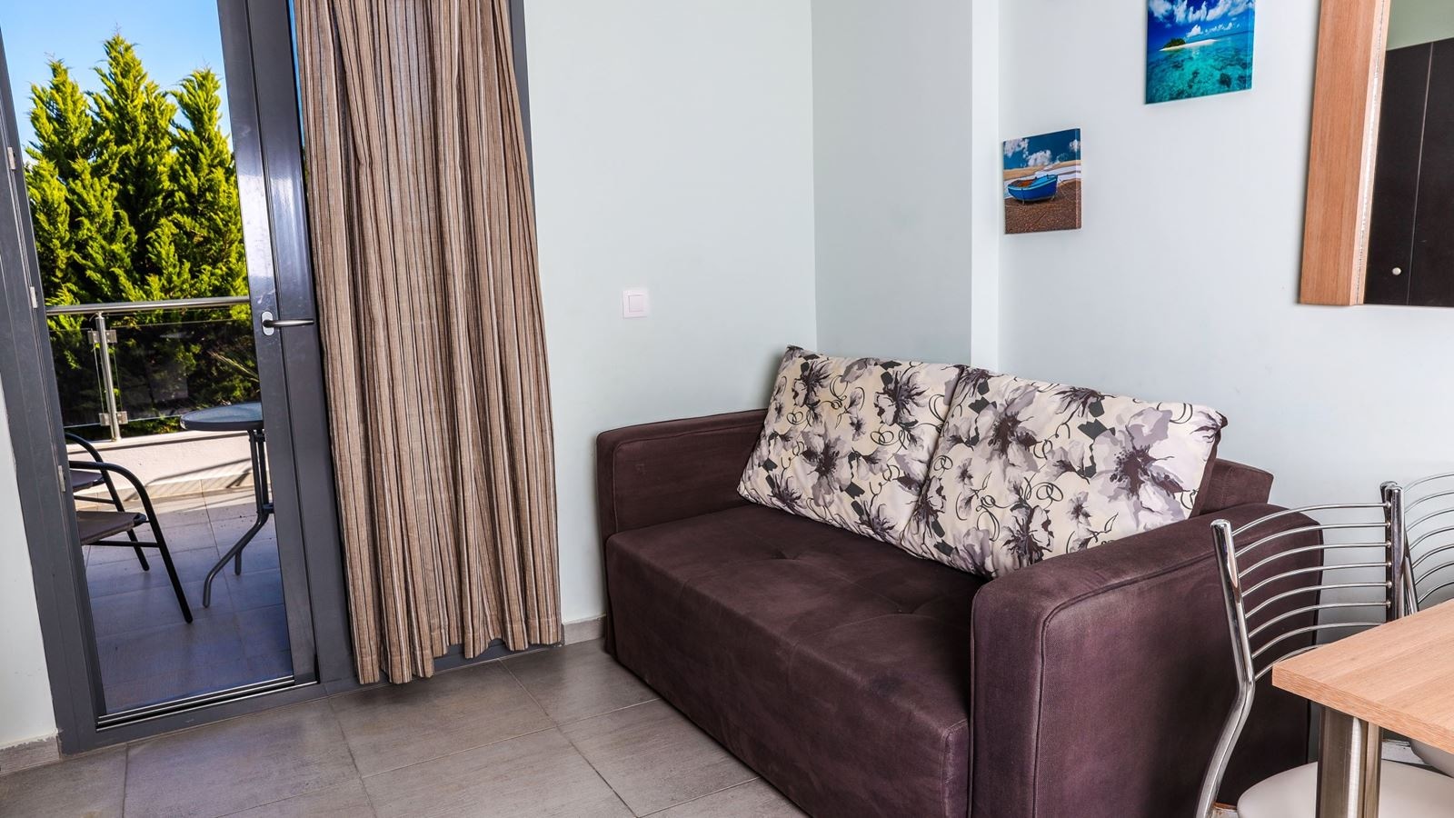 rooms-2levels-apartment