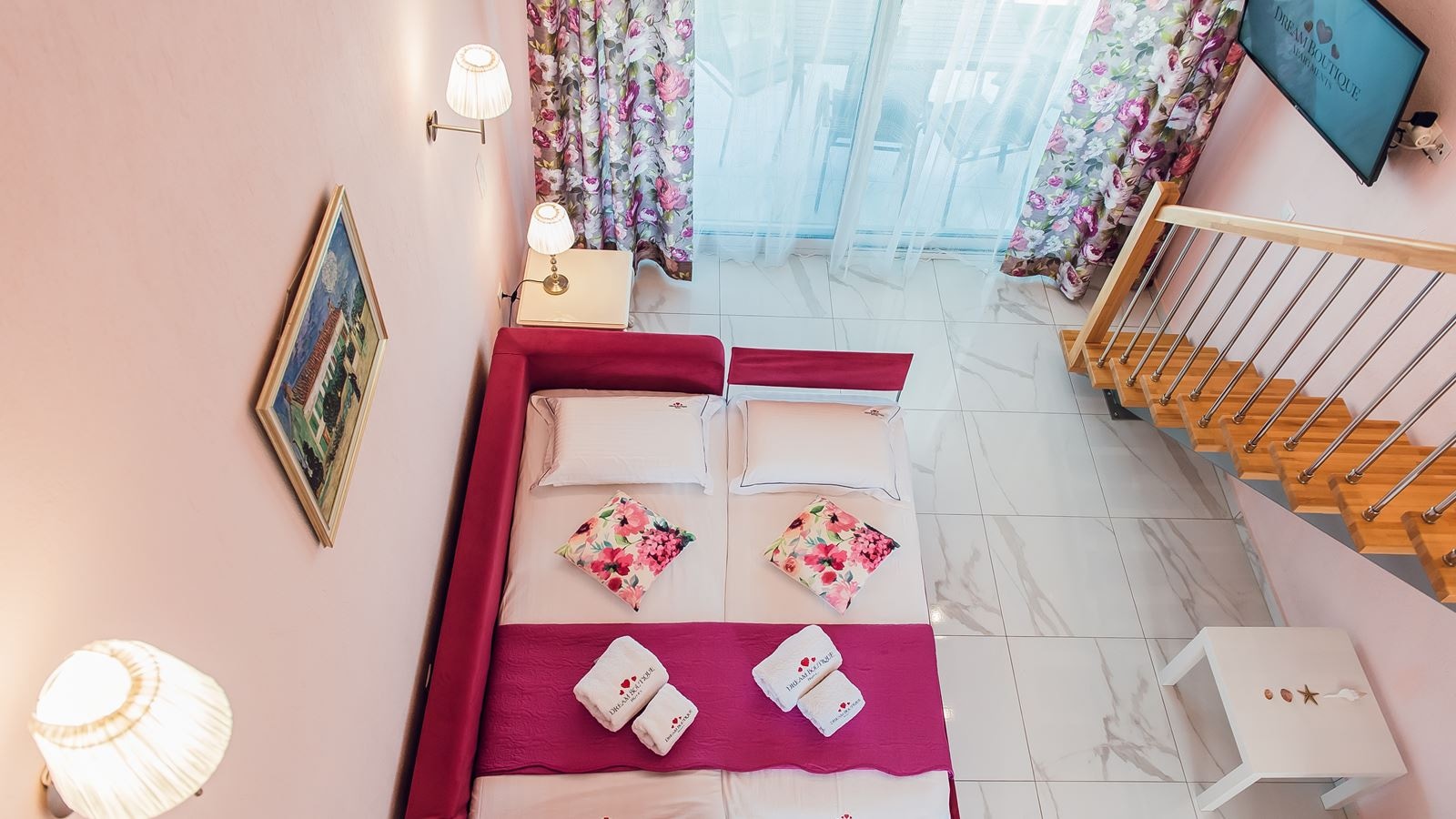 rooms-luxury-suite-split-level