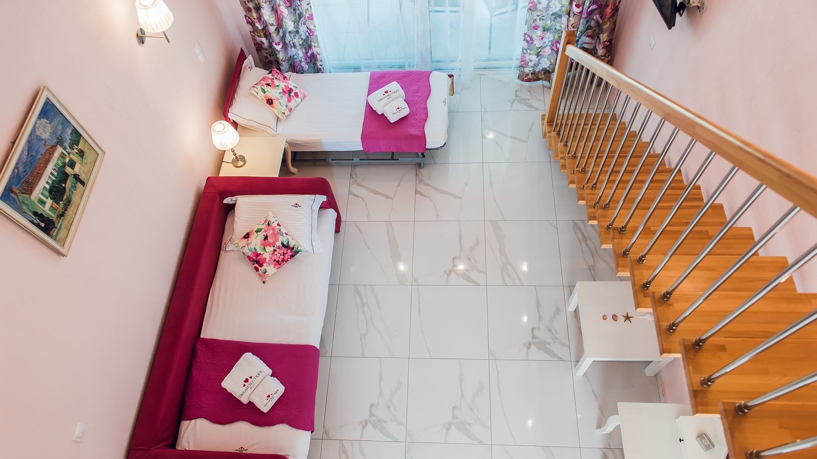 rooms-luxury-suite-split-level