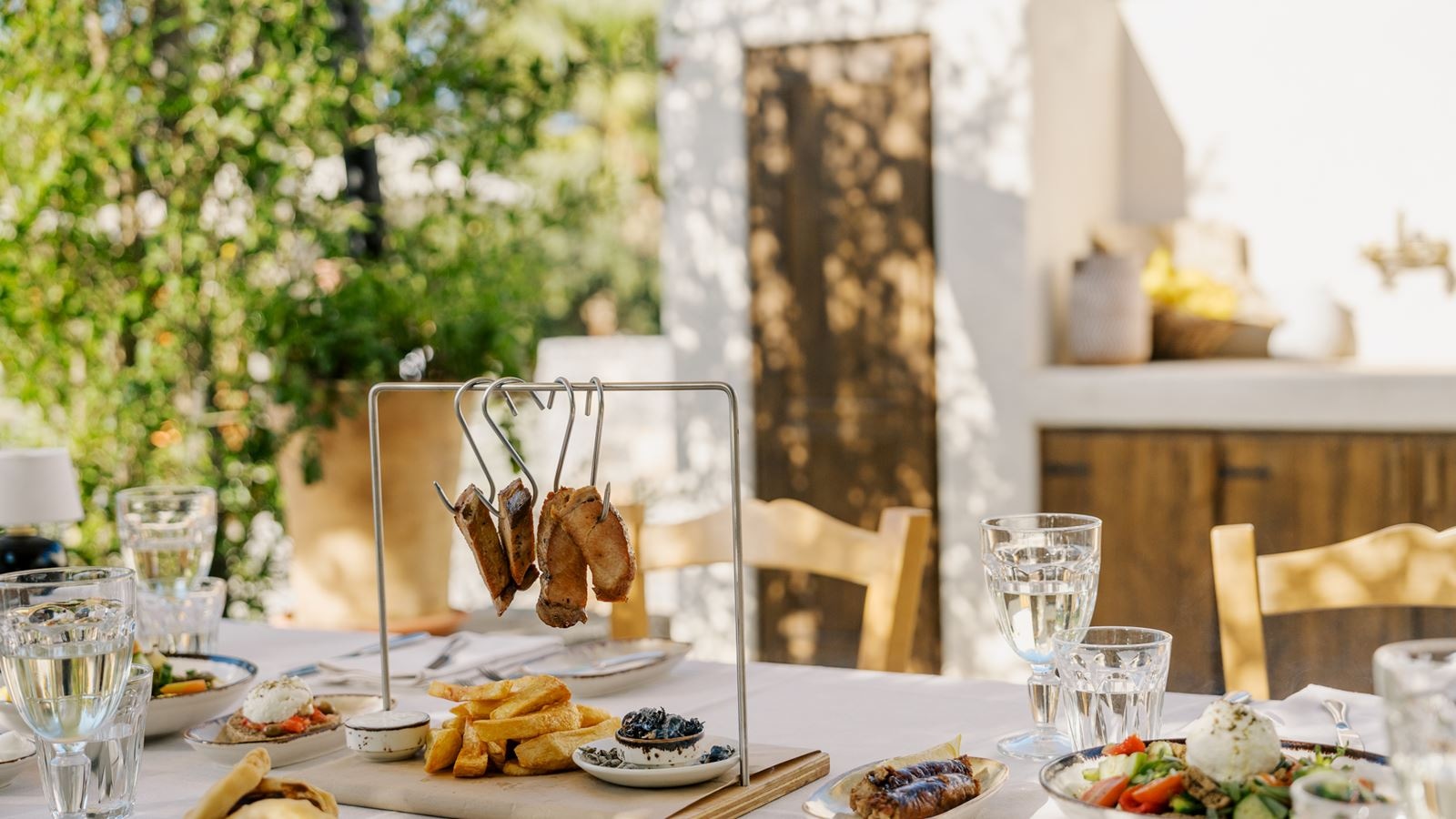 restaurants-rodies-traditional-cretan-restaurant