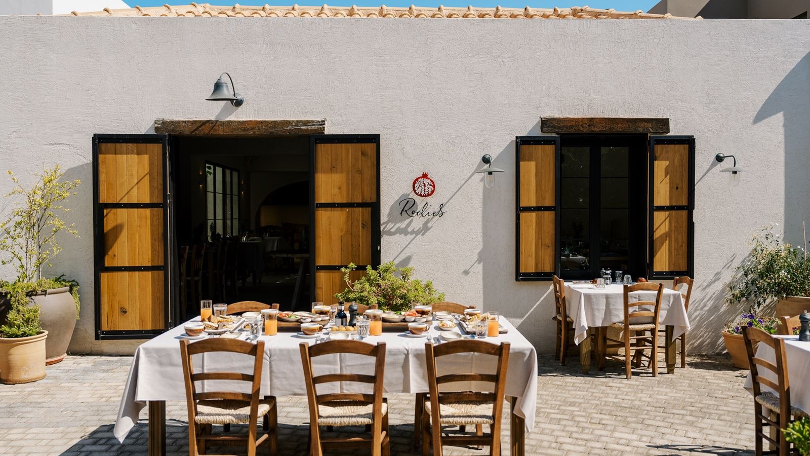 restaurants-rodies-traditional-cretan-restaurant