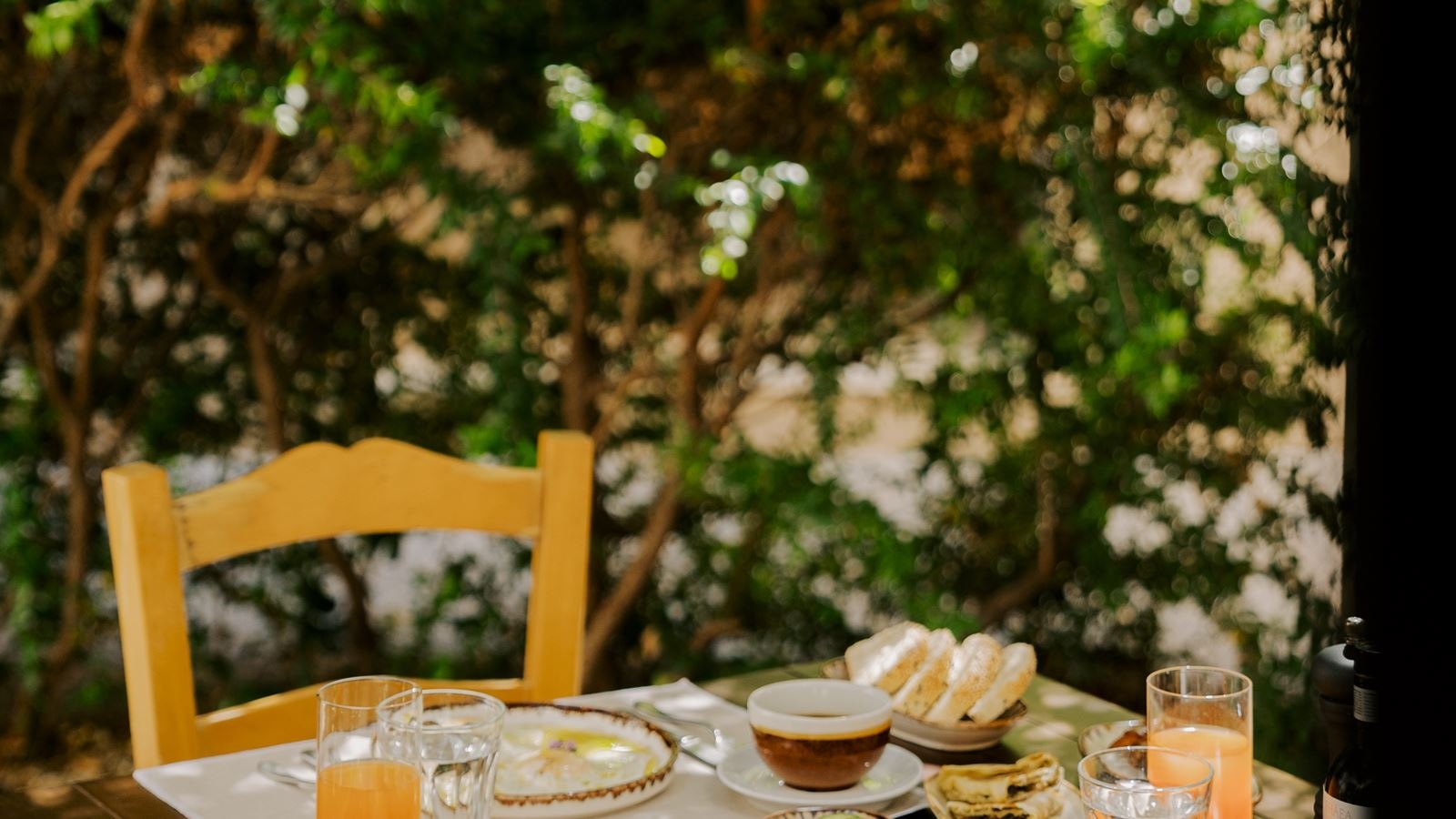 restaurants-rodies-traditional-cretan-restaurant