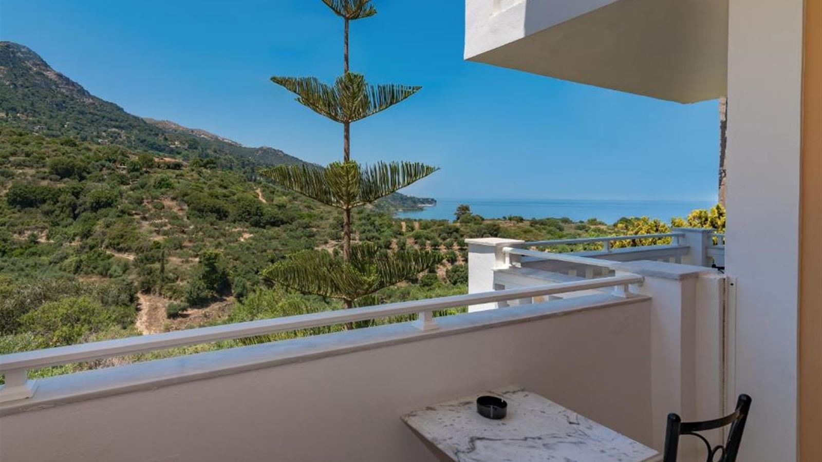 rooms-double-standard-room-sea-view