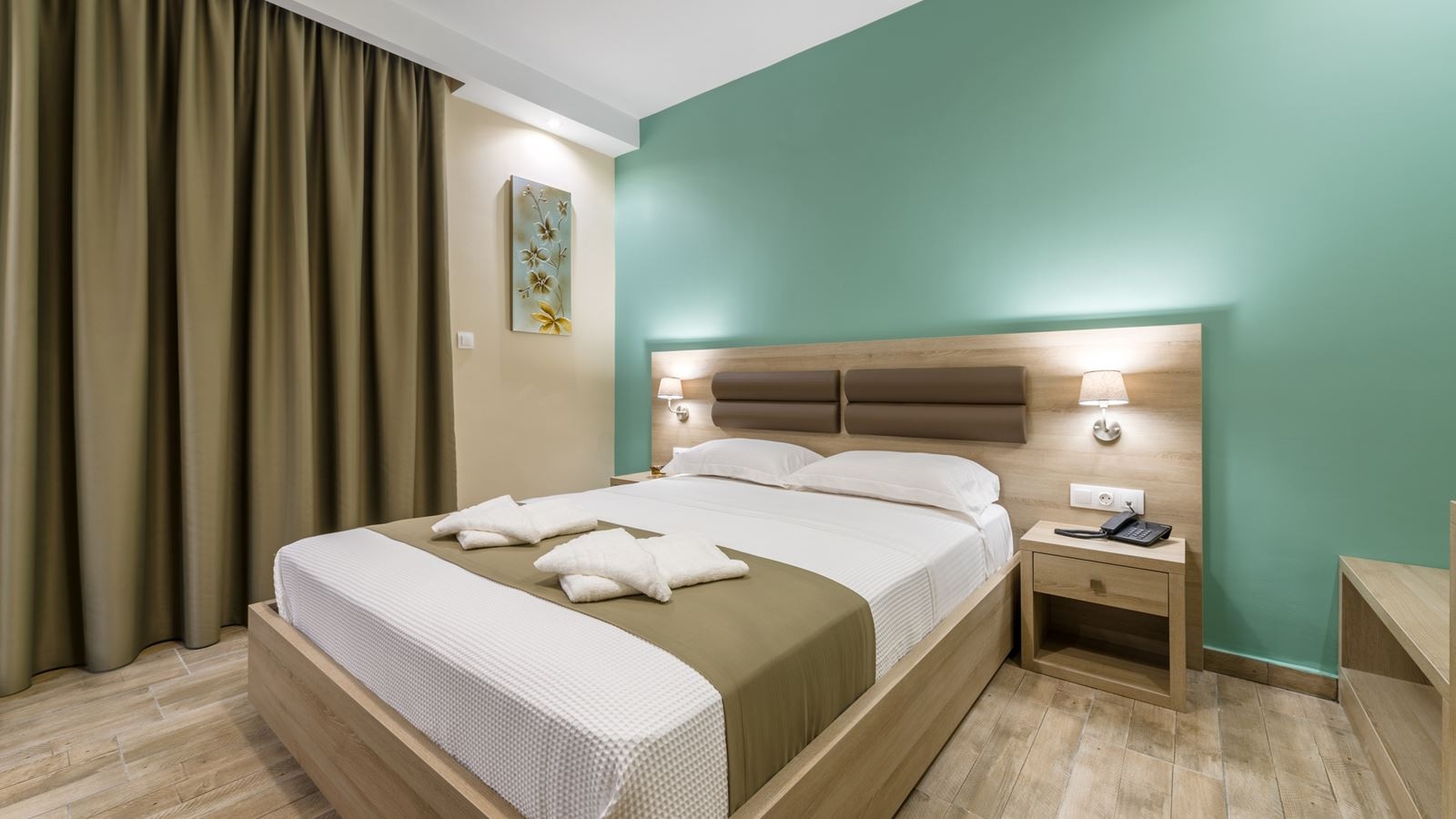 rooms-deluxe-double-room