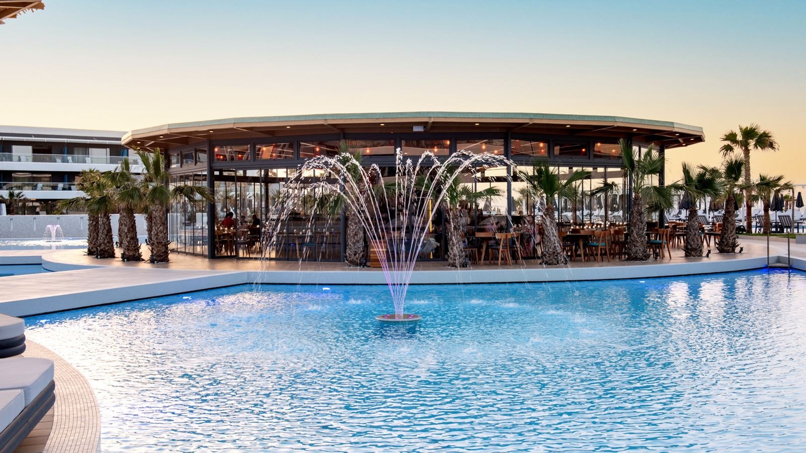 restaurants-wok--chopsticks