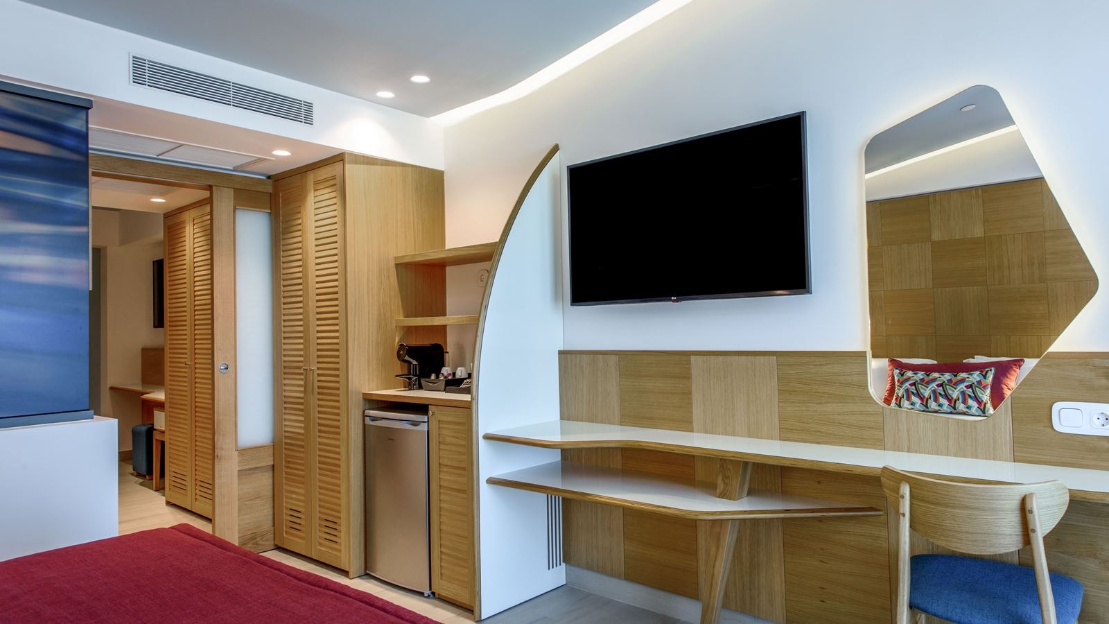 rooms-2-bedroom-family-room-xl-inland-view-for-5-pax